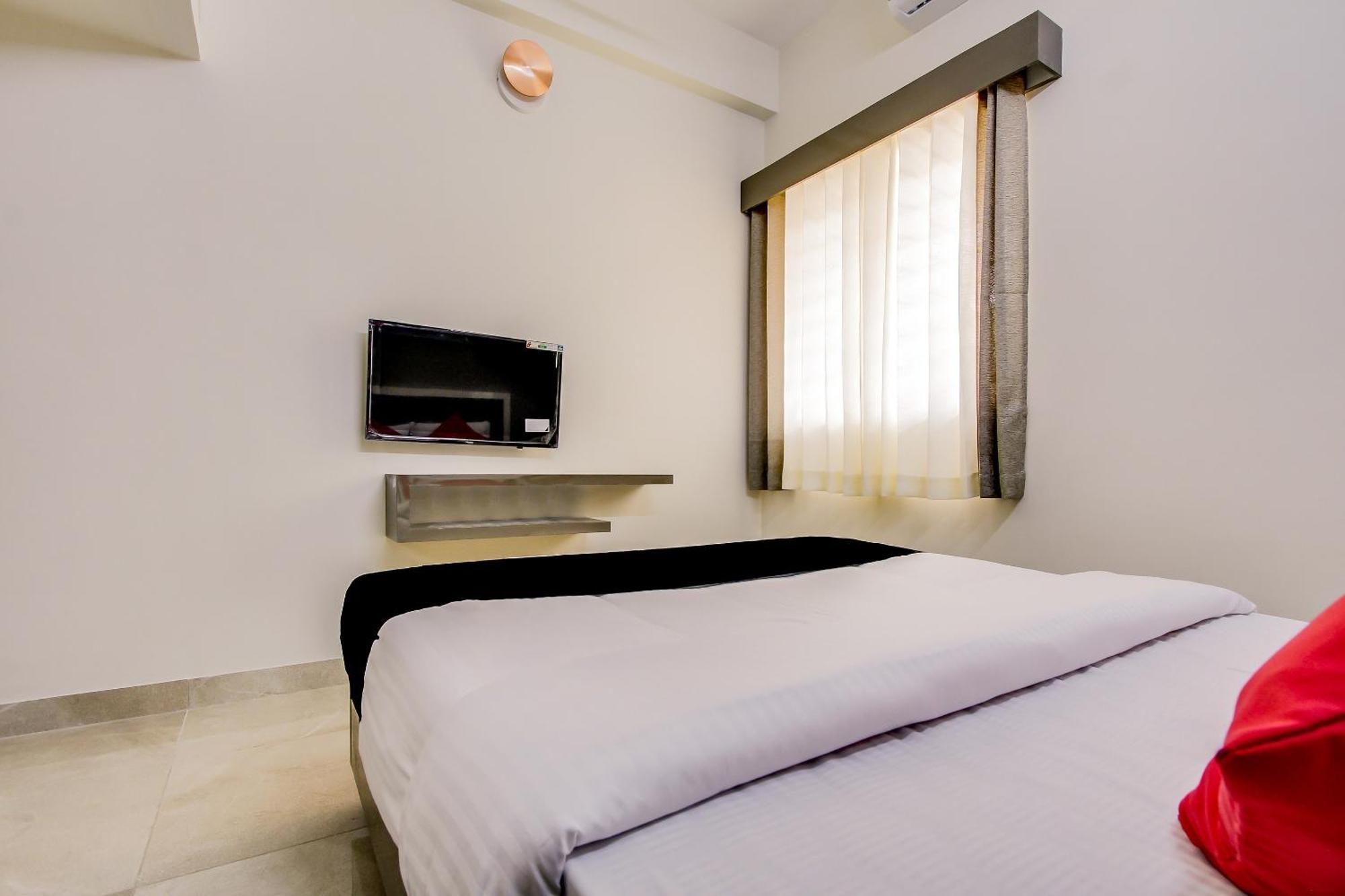 Capital O New Paradise Inn Irugur Dış mekan fotoğraf