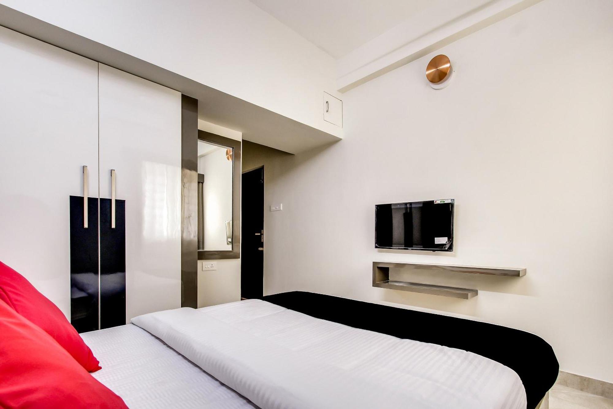 Capital O New Paradise Inn Irugur Dış mekan fotoğraf