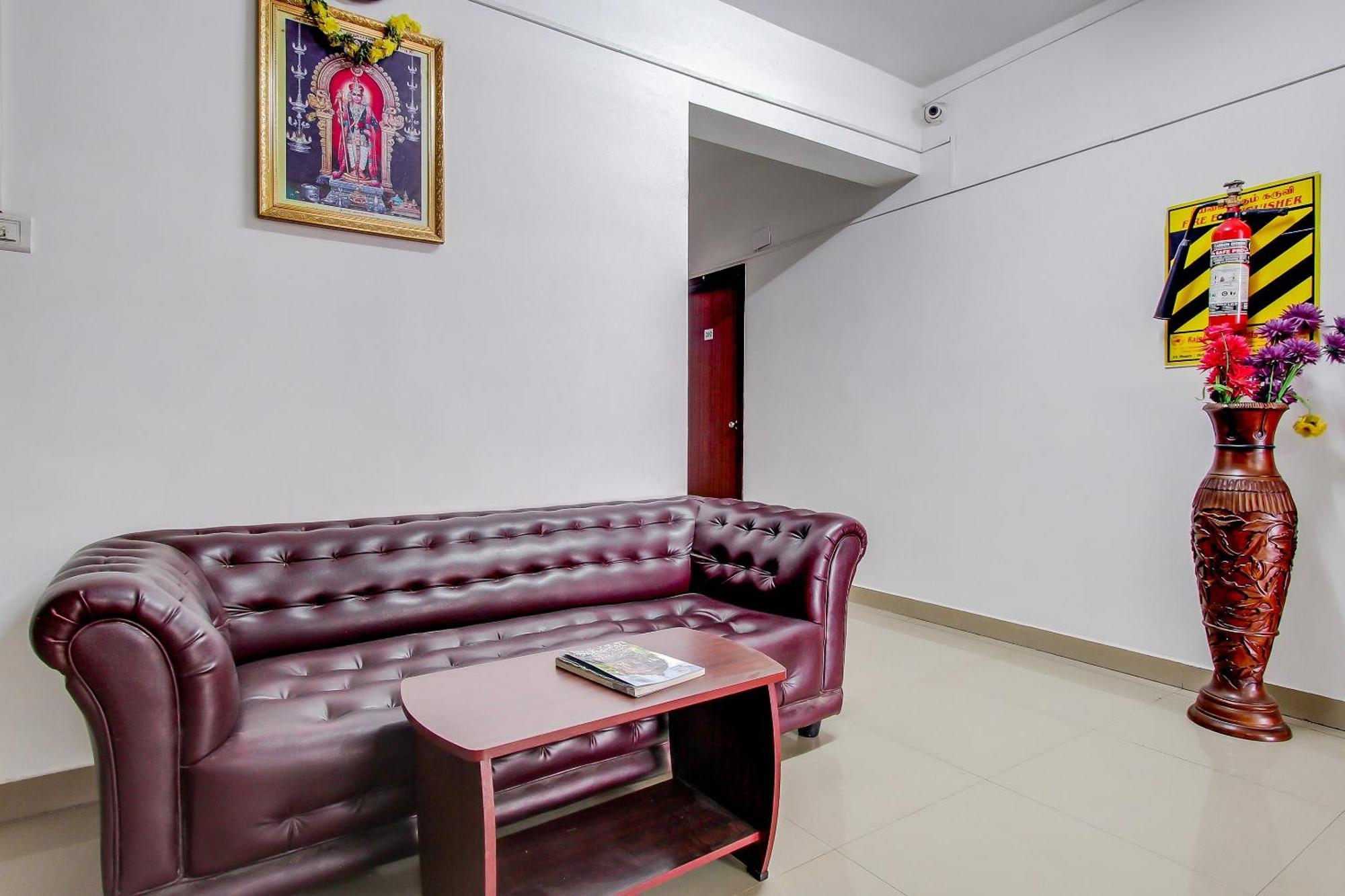 Capital O New Paradise Inn Irugur Dış mekan fotoğraf